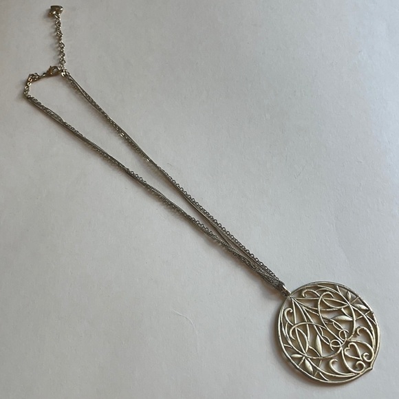 Carolee Gold Circle Pendant Necklace Jewelry - Picture 1 of 5